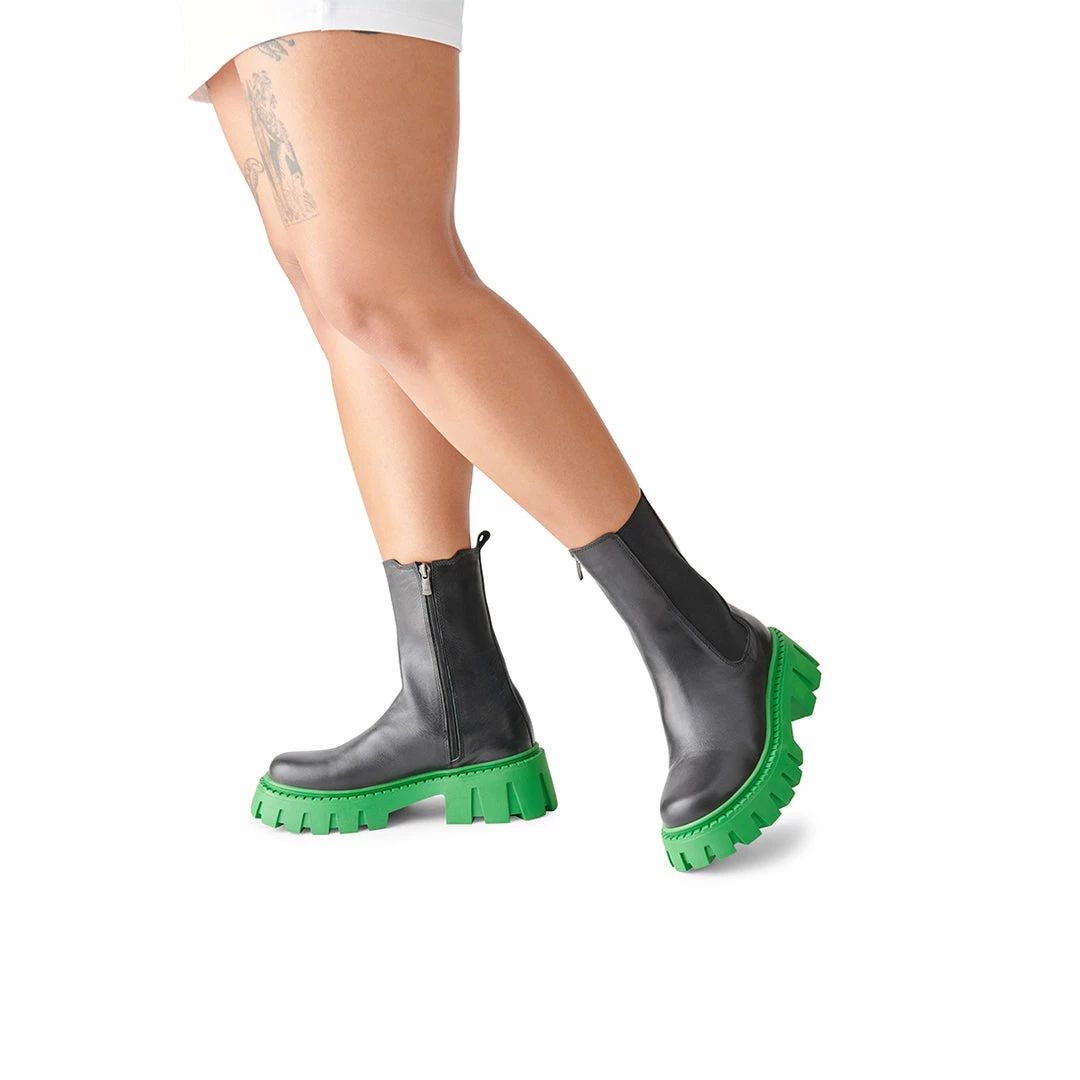 STEVEMADDEN CHARGES TAN LEATHER