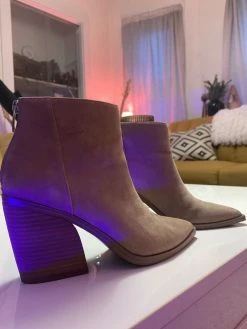 Recurate Resale ALERT TAN SUEDE - SM REBOOTED