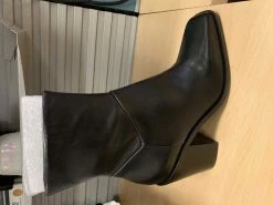 Recurate HARMEN BLACK LEATHER - SM REBOOTED