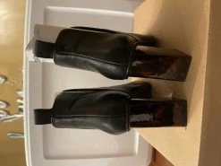 Recurate ROGERS BLACK LEATHER - SM REBOOTED Resale