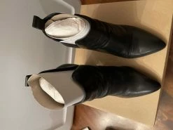 Recurate ROGERS BLACK LEATHER - SM REBOOTED Resale