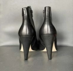 Recurate Resale THERESA BLACK LEATHER 7.5 - SM REBOOTED