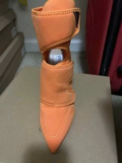 Recurate Resale FASTEN ORANGE - SM REBOOTED