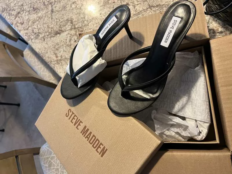 Recurate Resale ADDYSON BLACK LEATHER - SM REBOOTED