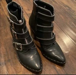 Recurate Resale HATTIE IN BLACK LEATHER -SM REBOOTED