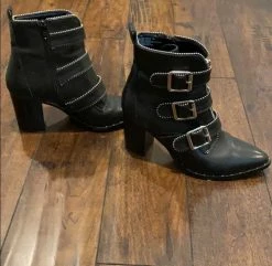 Recurate Resale HATTIE IN BLACK LEATHER -SM REBOOTED