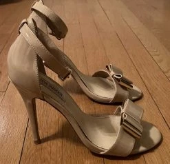 Recurate Resale REACT NUDE STILETTO - SM REBOOTED