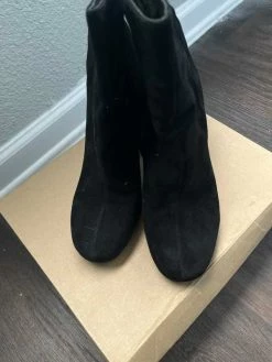 Recurate MAIN BLACK SUEDE - SM REBOOTED