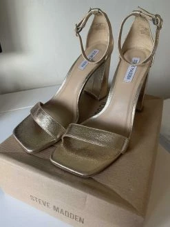 Recurate TIAA HEEL IN GOLD - SM REBOOTED