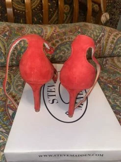 Recurate FAME RED SUEDE - SM REBOOTED