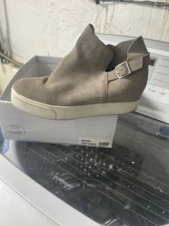 Recurate WYNN GREY SUEDE - SM REBOOTED Resale